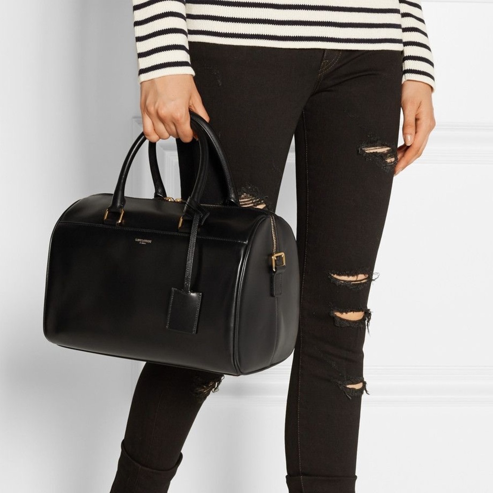 SAINT LAURENT | BLACK LEATHER CLASSIC DUFFLE 6 BAG - Picture 5 of 5